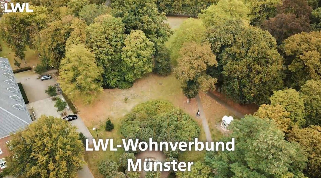 Foto des Klinikparks der LWL-Klinik Münster